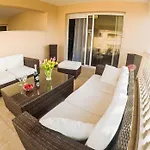 Apartment Thea Court 3-a